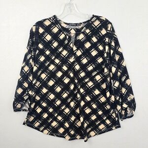 Cure Print Crew Keyhole Neckline Roll Tab 3/4 Sleeve Women Top Black Beige M New